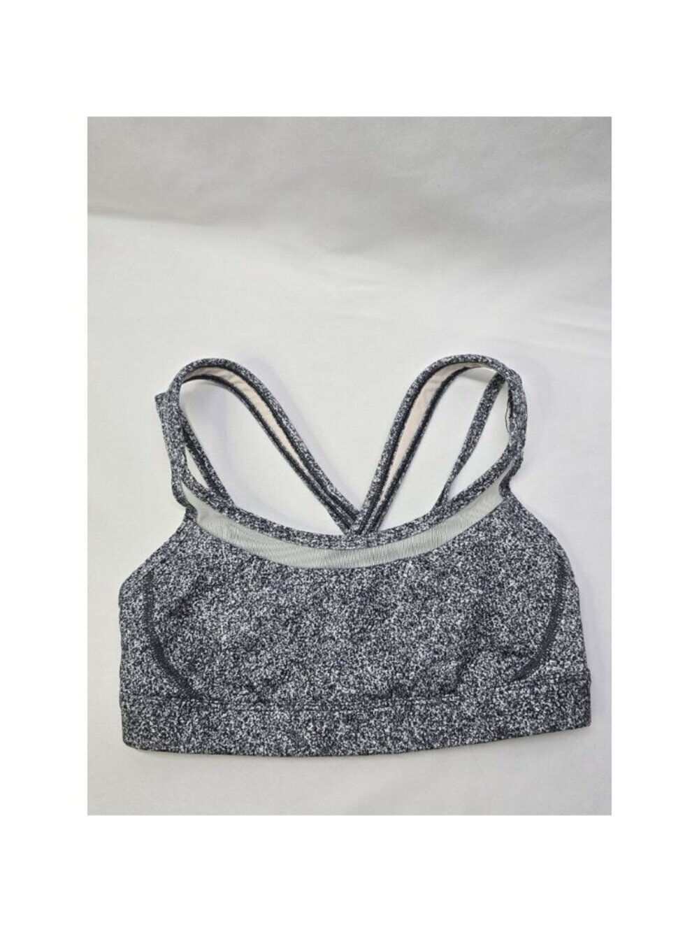 Lululemon Get Down Bra Rio Mist White Black / White Size 4
